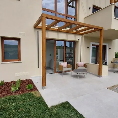 מלון דירות Kynara Elegant Living 4*